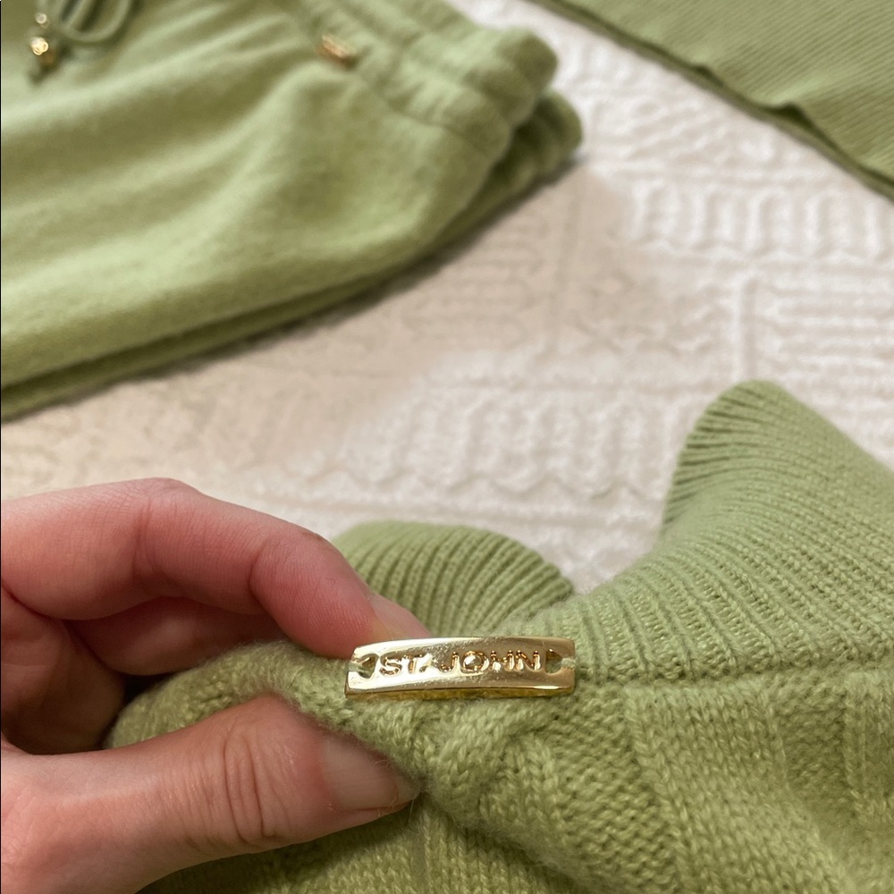 100% cashmere ST. JOHN Green cable Knit sweater - Picture 15 of 17